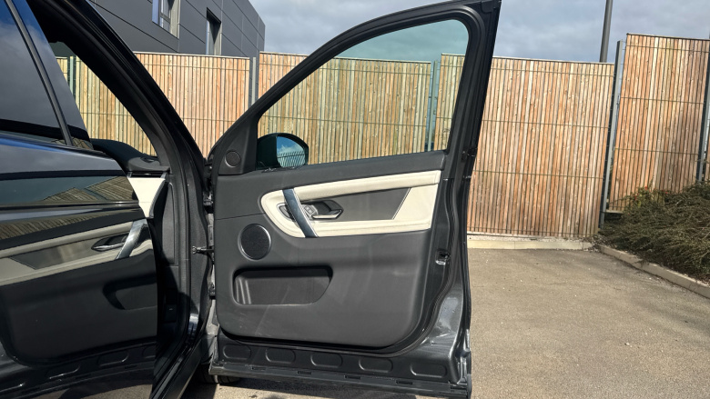 Land Rover Discovery Sport 1.5 P300e Urban Edition 5dr Auto [5 Seat] Station Wagon